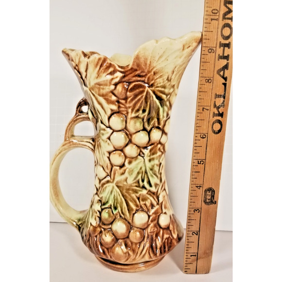 Dreamy Vintage McCoy Grapevine Pitcher Vase – Earthy Green & Brown Glaze, 9½ - Picture 3 of 8